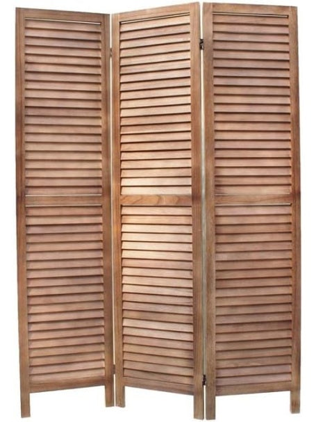 Biombo decorativo de tres paneles en madera clara para dividir ambientes